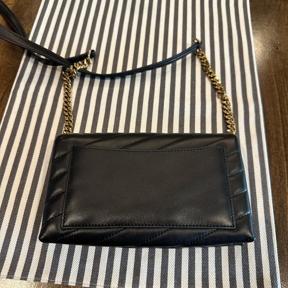 Tory Burch Kira Chain Wallet black with gold hardware with dust bag LIKE NEW - Picture 5 of 16